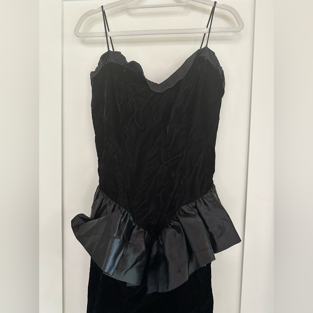 Gunne sax ruffle tiered velvet 80s dress - Picture 2 of 4